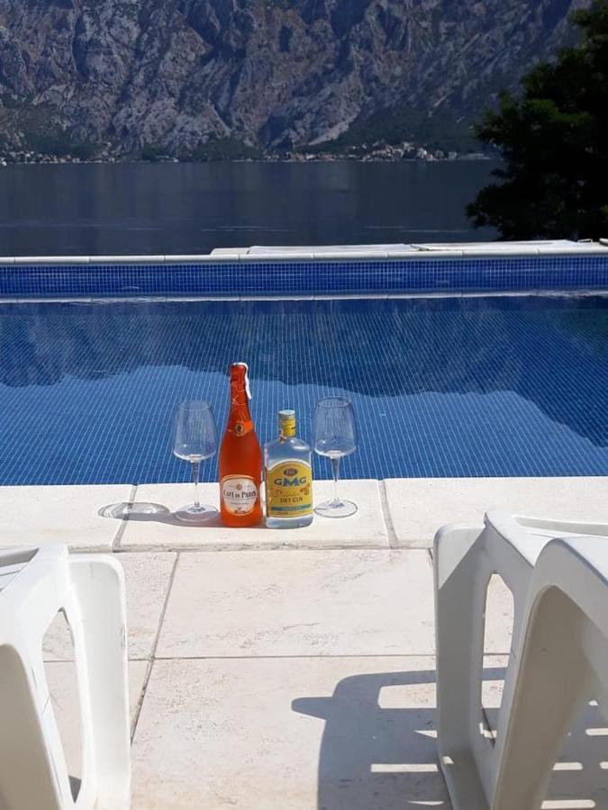 Apartman Kati Prčanj Buitenkant foto