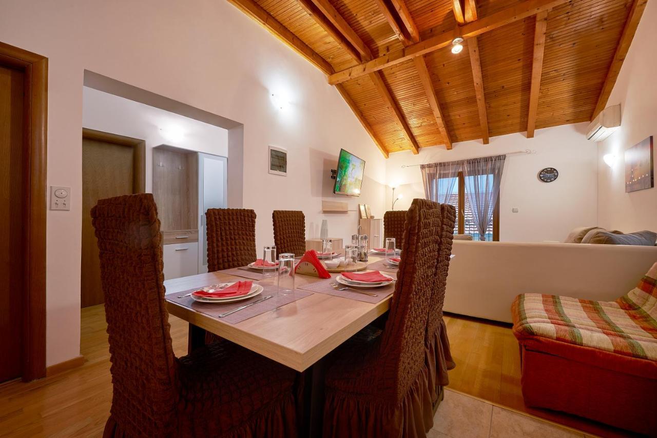 Apartman Kati Prčanj Buitenkant foto