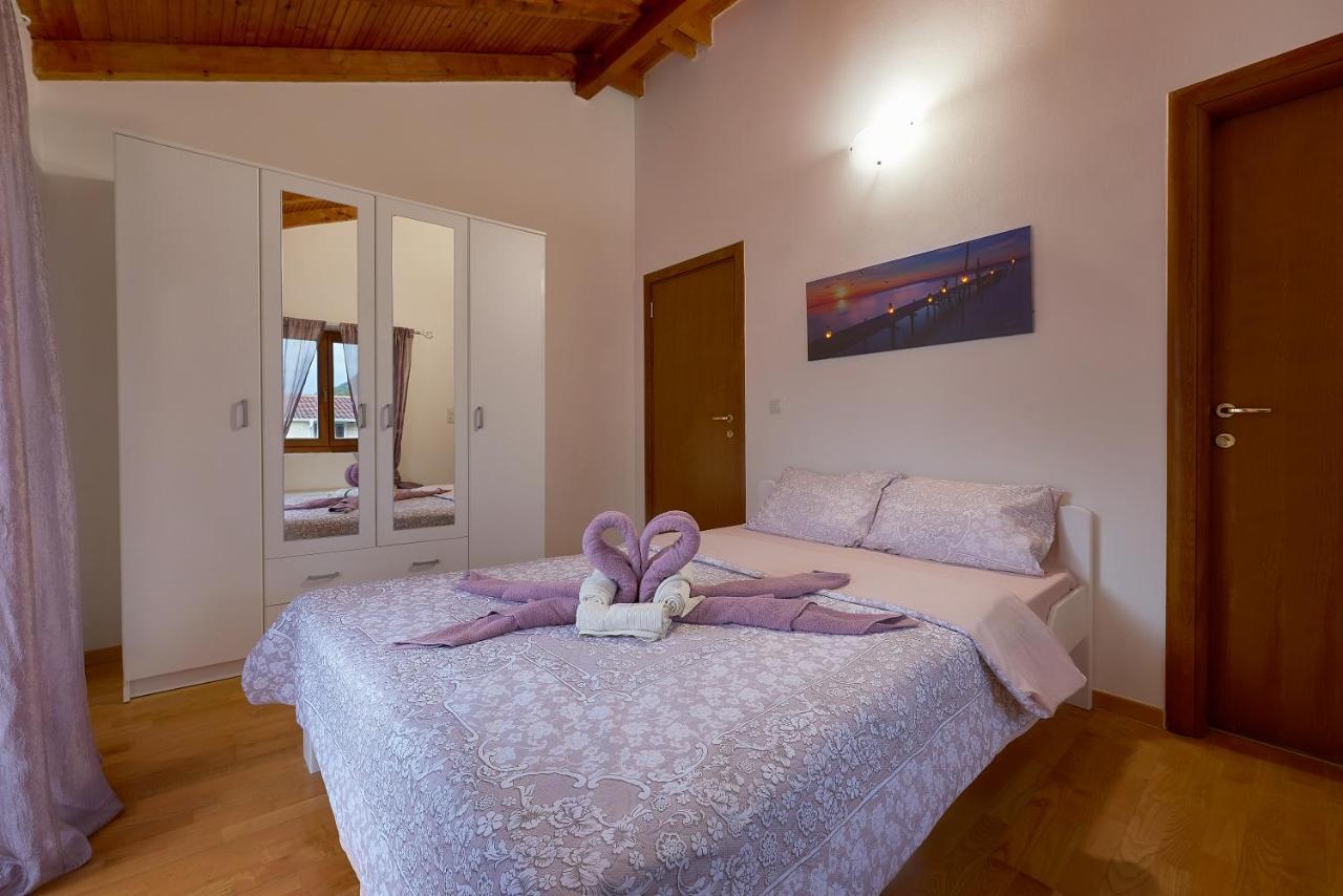 Apartman Kati Prčanj Buitenkant foto